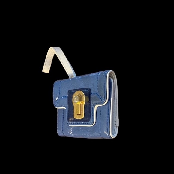 Juicy Couture Blue Coated Leather Wallet Wristlet - Picture 4 of 10